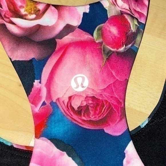 Lululemon set top + inspire crop leggings 8 rose secret garden gently preloved - Picture 14 of 16